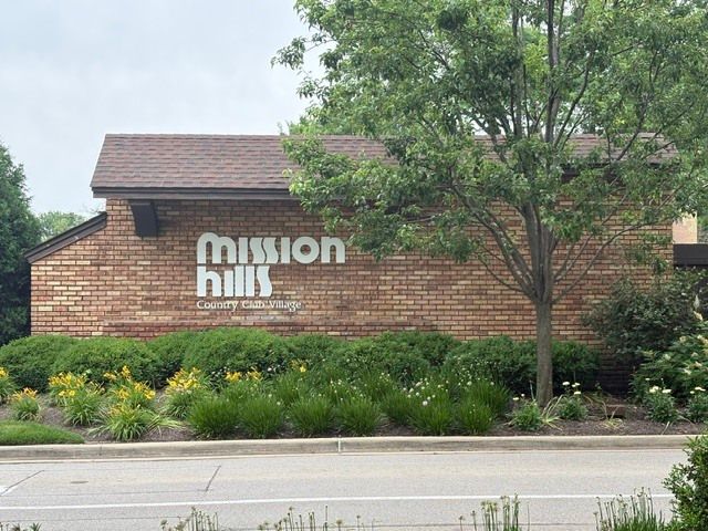 1621 Mission Hills Road N201, Northbrook, IL 60062