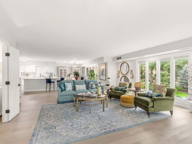 1621 Mission Hills Road N201, Northbrook, IL 60062