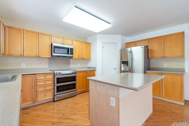 94-1005 Mauele Street, Waipahu, HI 96797