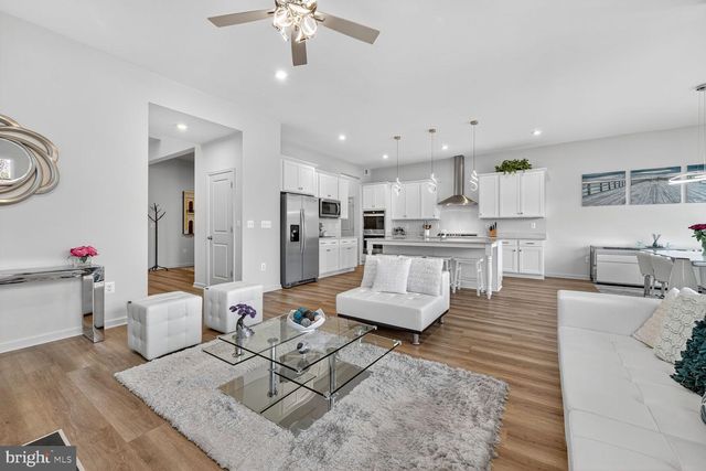 17945 WOODS OVERLOOK DR, Dumfries, VA 22026