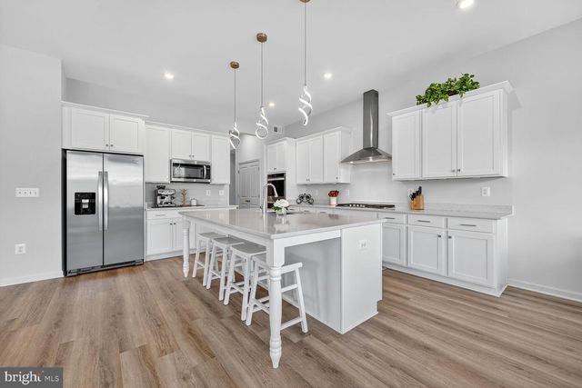 17945 WOODS OVERLOOK DR, Dumfries, VA 22026