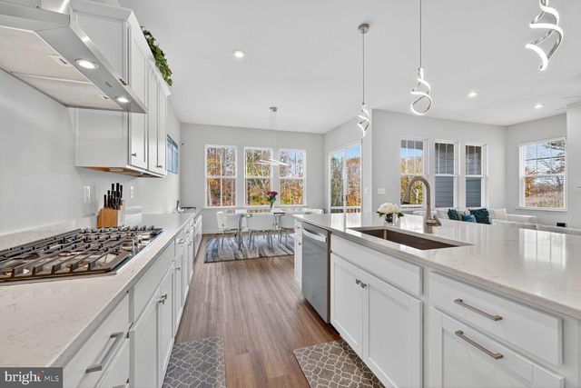 17945 WOODS OVERLOOK DR, Dumfries, VA 22026