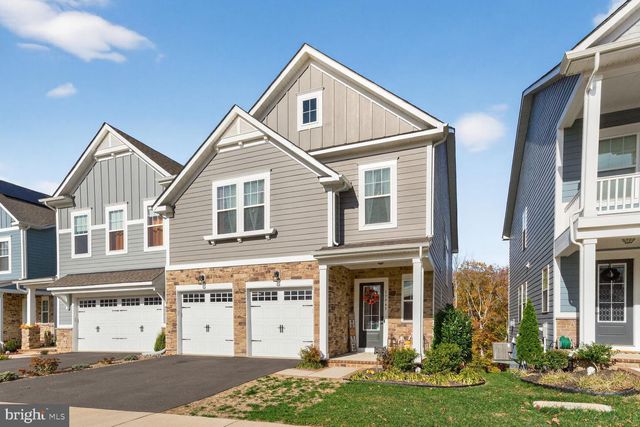17945 WOODS OVERLOOK DR, Dumfries, VA 22026