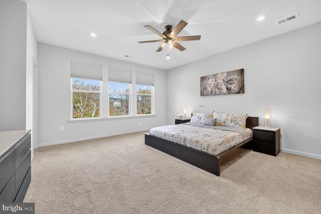 17945 WOODS OVERLOOK DR, Dumfries, VA 22026