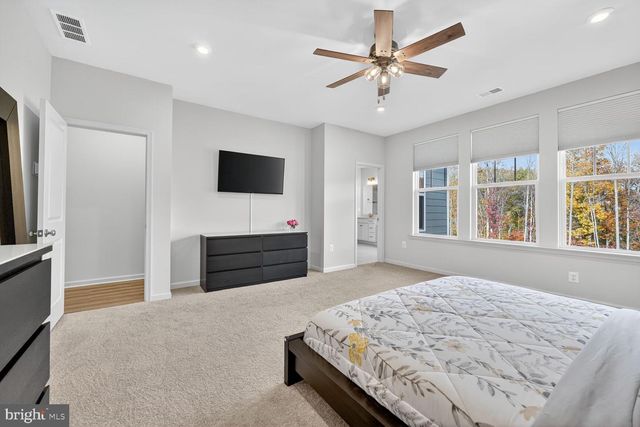 17945 WOODS OVERLOOK DR, Dumfries, VA 22026