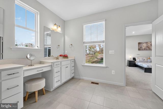17945 WOODS OVERLOOK DR, Dumfries, VA 22026