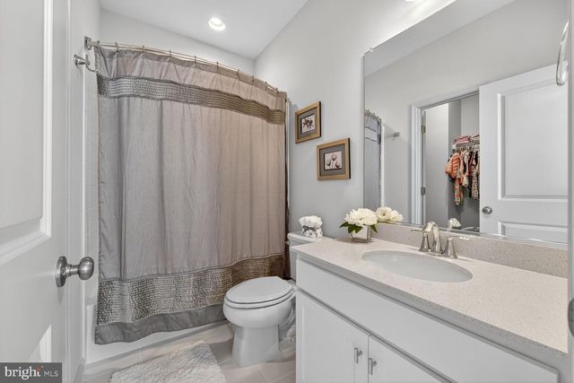 17945 WOODS OVERLOOK DR, Dumfries, VA 22026
