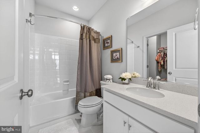 17945 WOODS OVERLOOK DR, Dumfries, VA 22026