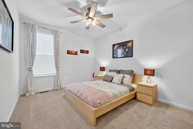 17945 WOODS OVERLOOK DR, Dumfries, VA 22026