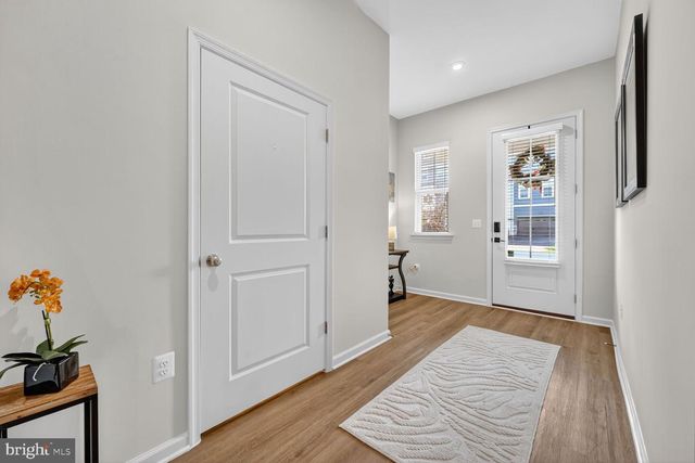 17945 WOODS OVERLOOK DR, Dumfries, VA 22026