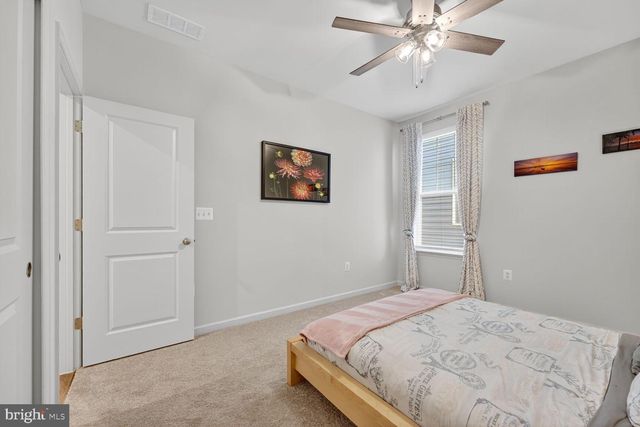 17945 WOODS OVERLOOK DR, Dumfries, VA 22026