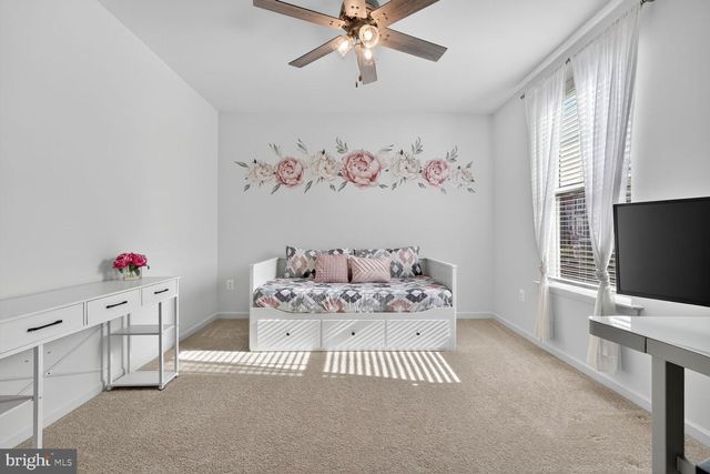 17945 WOODS OVERLOOK DR, Dumfries, VA 22026