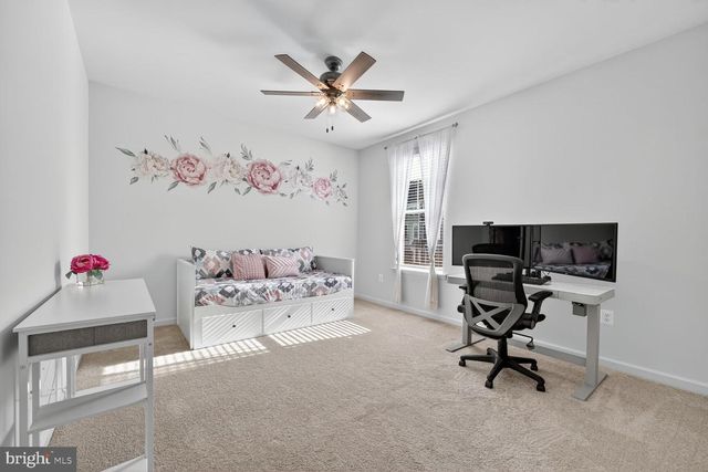17945 WOODS OVERLOOK DR, Dumfries, VA 22026