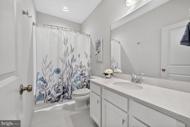 17945 WOODS OVERLOOK DR, Dumfries, VA 22026