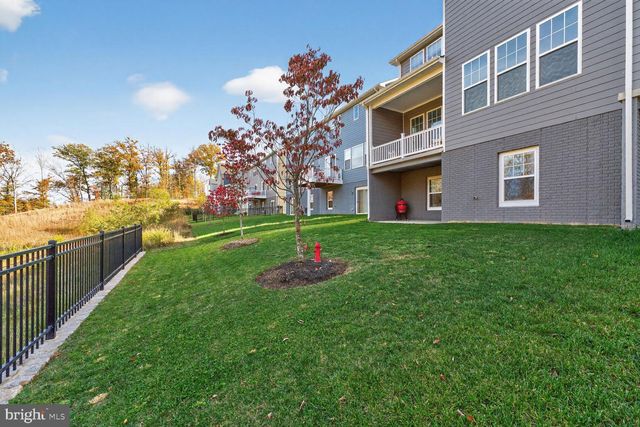 17945 WOODS OVERLOOK DR, Dumfries, VA 22026