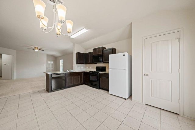 172 Lake GLN, San Marcos, TX 78666
