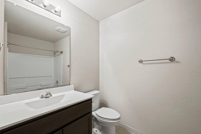 172 Lake GLN, San Marcos, TX 78666