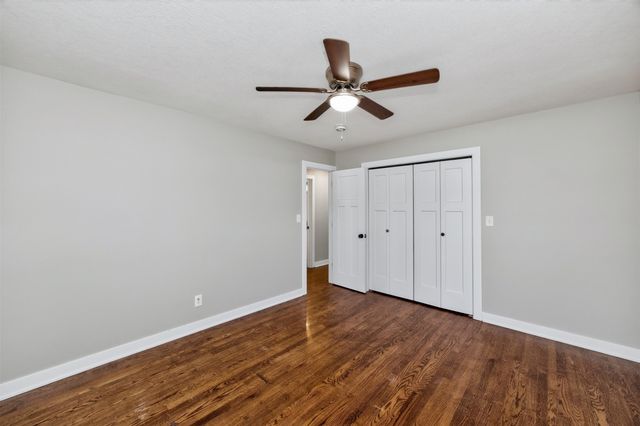 2267 NW 80th Place, Clive, IA 50325