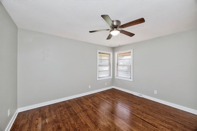 2267 NW 80th Place, Clive, IA 50325