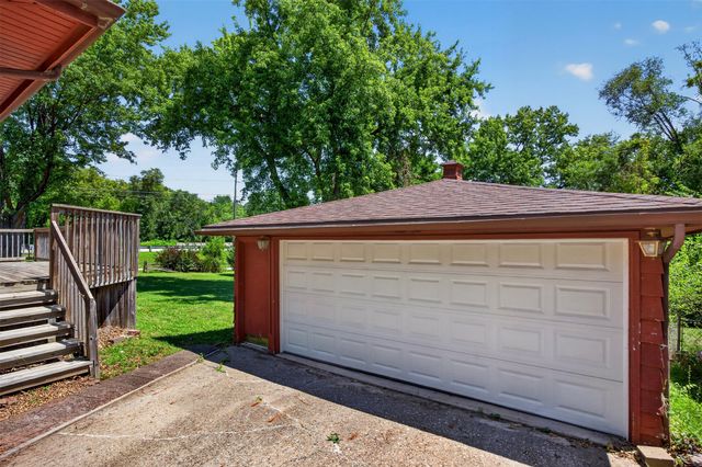 2267 NW 80th Place, Clive, IA 50325