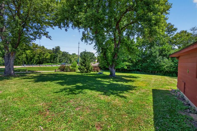 2267 NW 80th Place, Clive, IA 50325