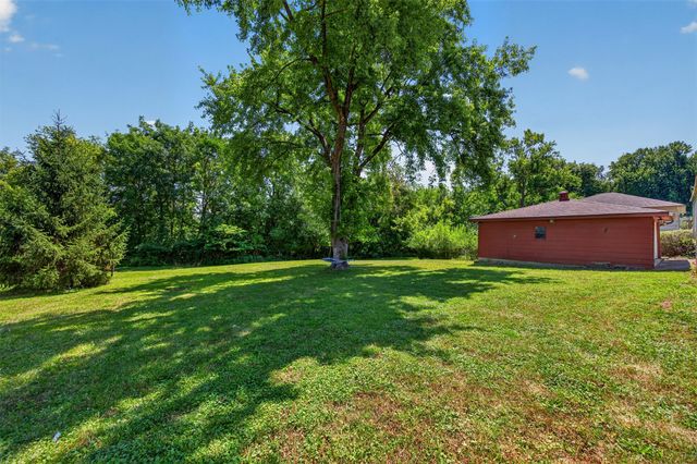 2267 NW 80th Place, Clive, IA 50325