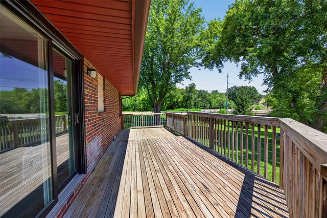 2267 NW 80th Place, Clive, IA 50325