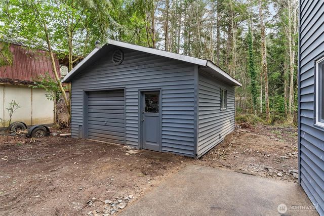 480 E Lakeshore Drive E, Shelton, WA 98584