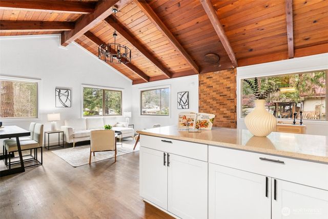 480 E Lakeshore Drive E, Shelton, WA 98584