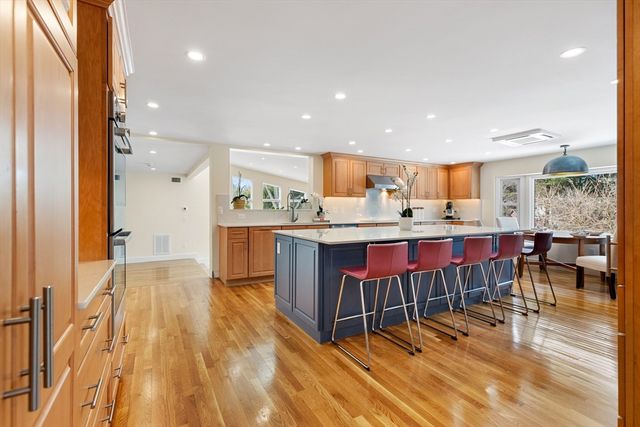 1 Maureen Rd, Lexington, MA 02420