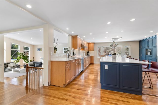 1 Maureen Rd, Lexington, MA 02420