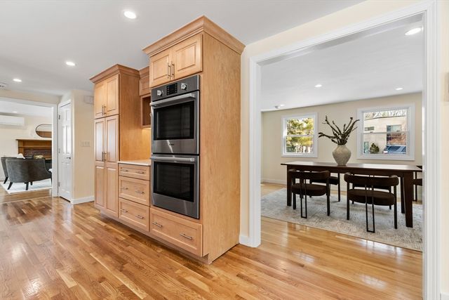 1 Maureen Rd, Lexington, MA 02420