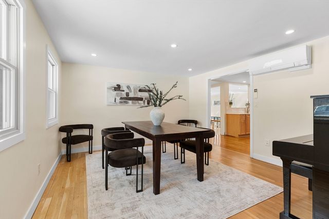 1 Maureen Rd, Lexington, MA 02420