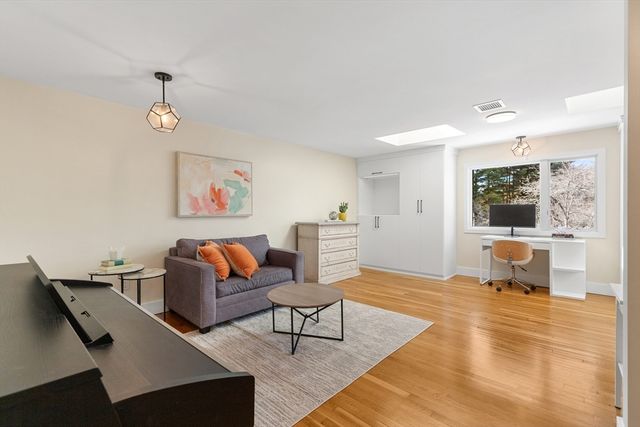 1 Maureen Rd, Lexington, MA 02420