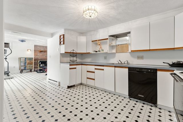 1 Maureen Rd, Lexington, MA 02420