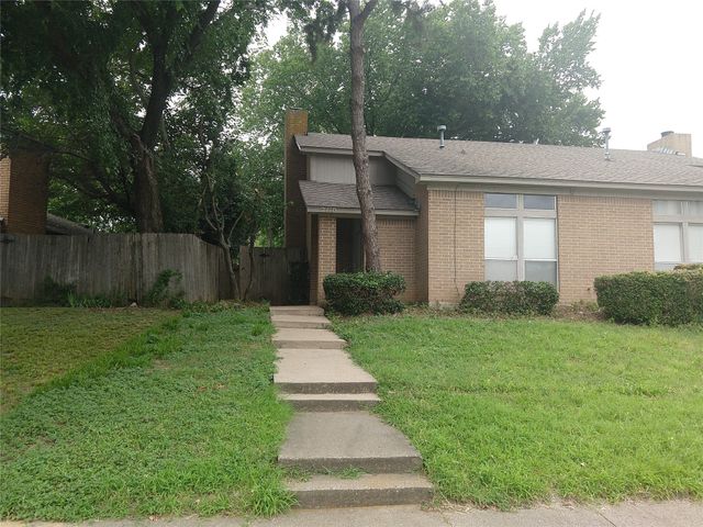 2110 Valleywood Drive, Arlington, TX 76013