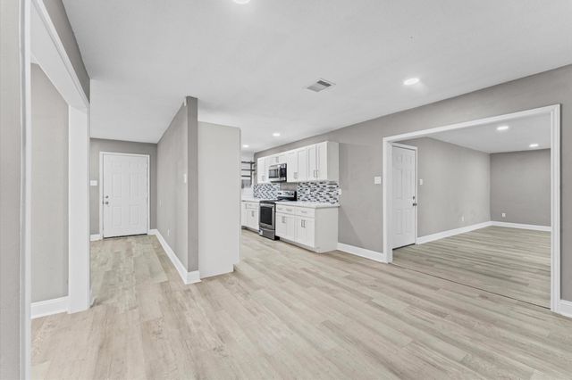10402 Wicklowe Street, Houston, TX 77016