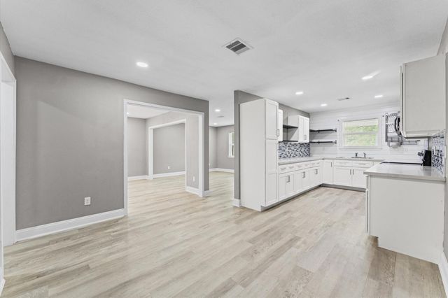 10402 Wicklowe Street, Houston, TX 77016