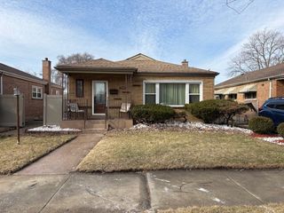 12816 S Laflin Street, Calumet Park, IL 60827