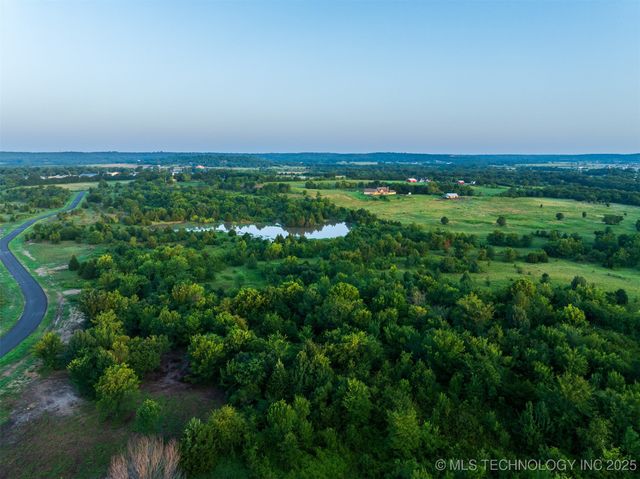 09 W 195th Street S, Mounds, OK 74047