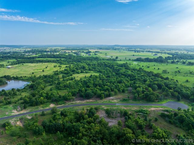 09 W 195th Street S, Mounds, OK 74047