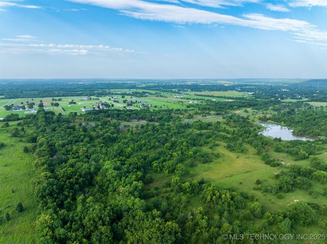 09 W 195th Street S, Mounds, OK 74047