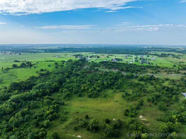 09 W 195th Street S, Mounds, OK 74047