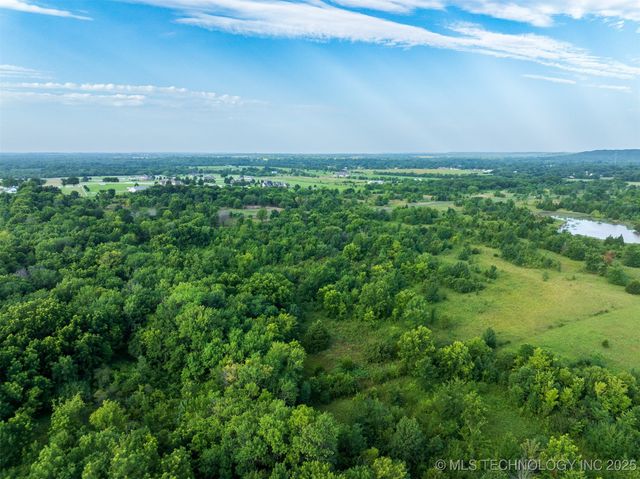 09 W 195th Street S, Mounds, OK 74047