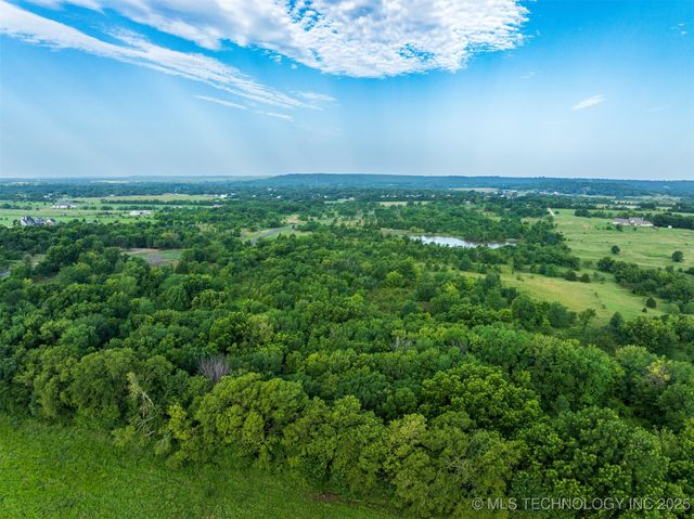 09 W 195th Street S, Mounds, OK 74047