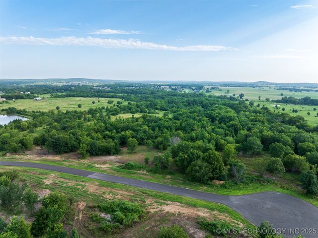 09 W 195th Street S, Mounds, OK 74047