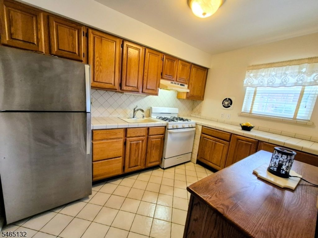 1261 Valley Rd, Wayne Twp., NJ 07470 — photo 3