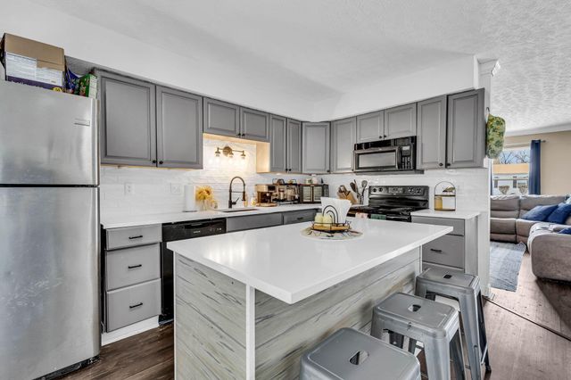 6608 Cedar Court W, Galloway, OH 43119