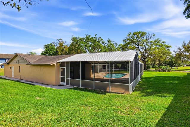 2441 BUCKNELL DRIVE, Valrico, FL 33596