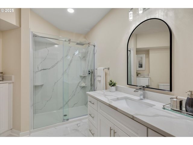 11911 Nw SEAVEY Rd, Forest Grove, OR 97116